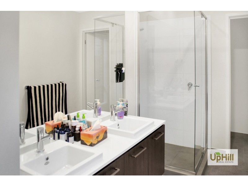 24 Yaralla Circuit, Clyde VIC 3978