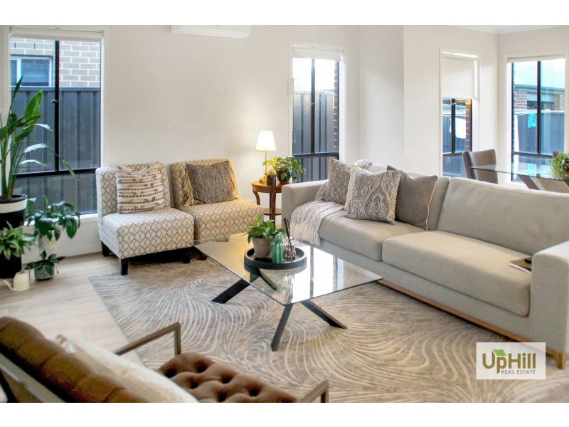 24 Yaralla Circuit, Clyde VIC 3978