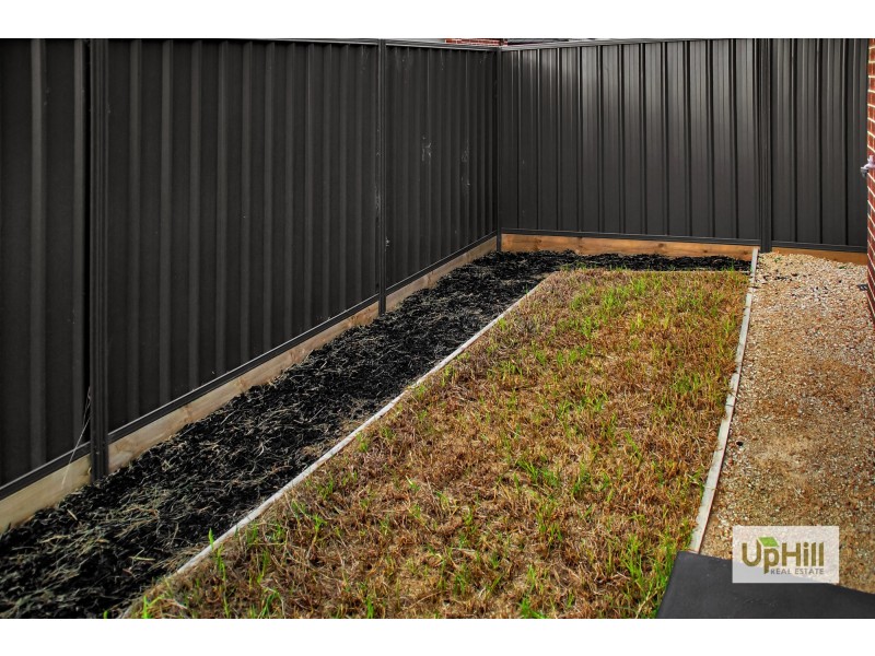 24 Yaralla Circuit, Clyde VIC 3978