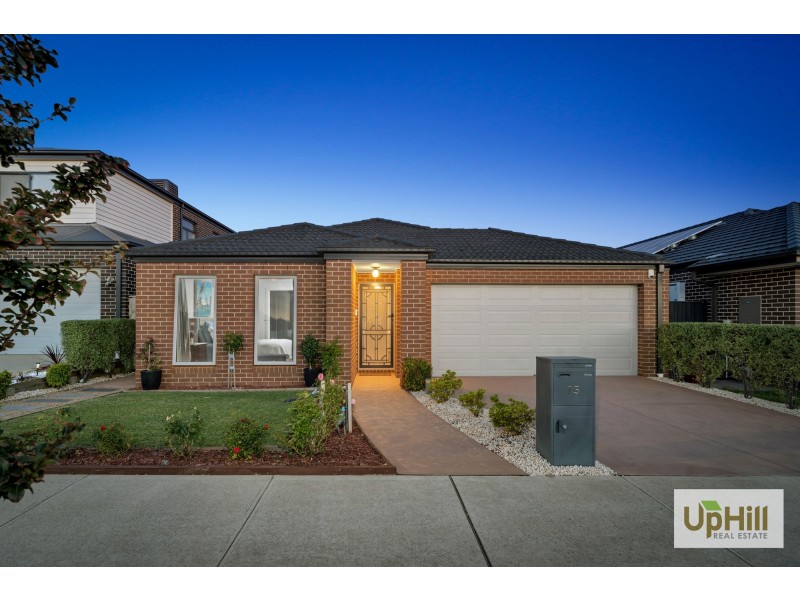 15 EVERARD AVENUE, Clyde North VIC 3978
