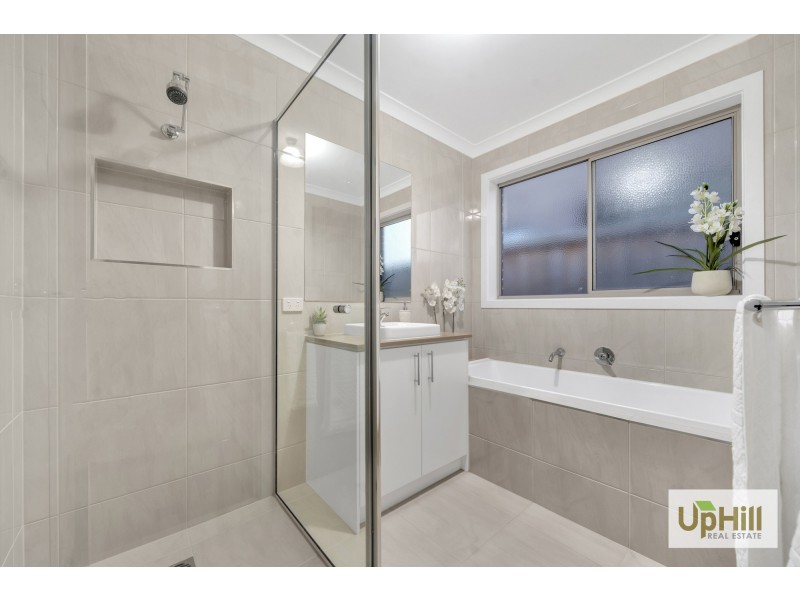 15 EVERARD AVENUE, Clyde North VIC 3978