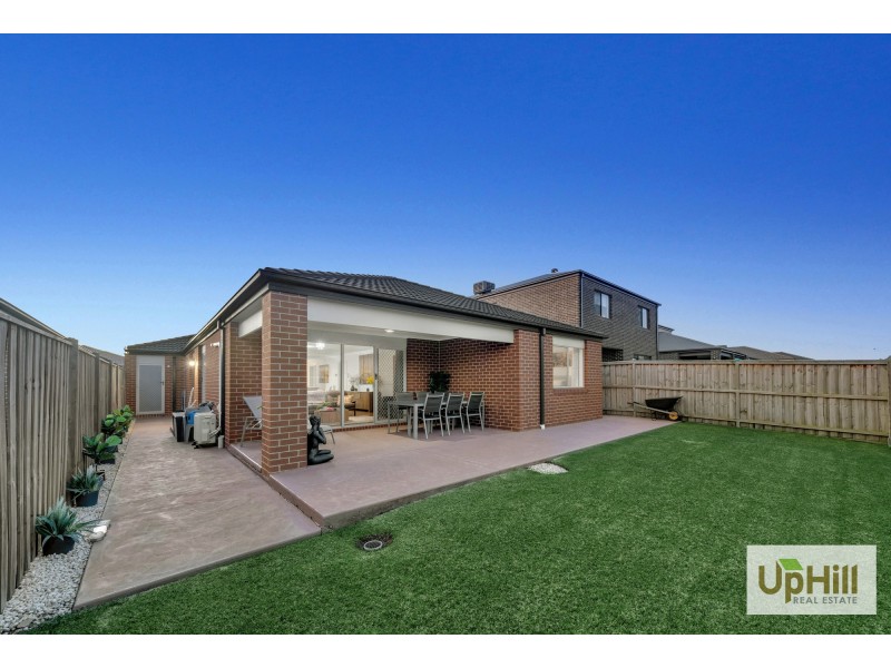 15 EVERARD AVENUE, Clyde North VIC 3978