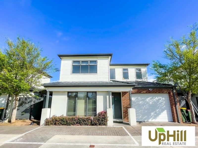 19/17 Golden Elm Way, Lyndhurst VIC 3975