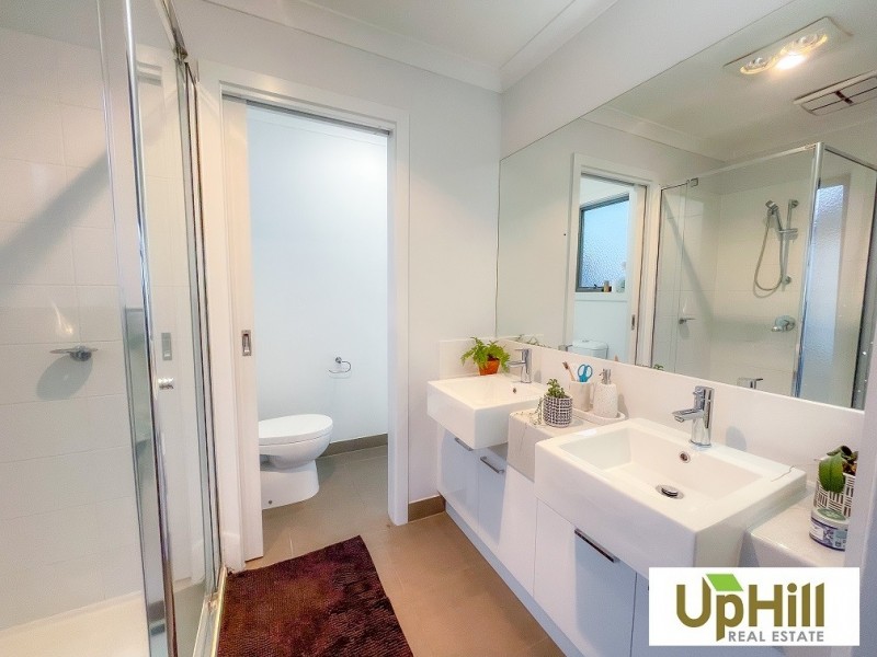 19/17 Golden Elm Way, Lyndhurst VIC 3975