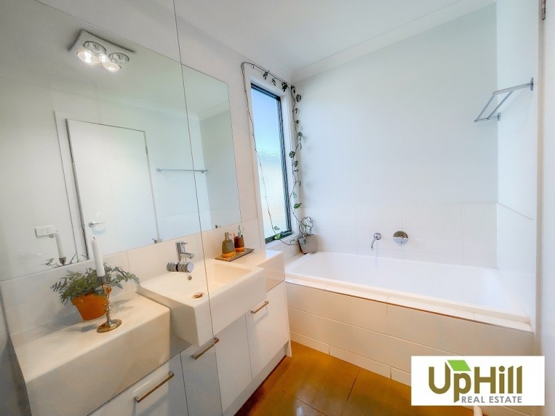 19/17 Golden Elm Way, Lyndhurst VIC 3975