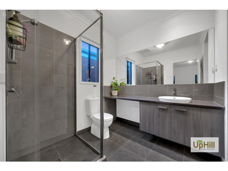 15 Marblelight Way, Clyde North VIC 3978