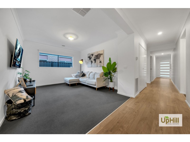 15 Marblelight Way, Clyde North VIC 3978