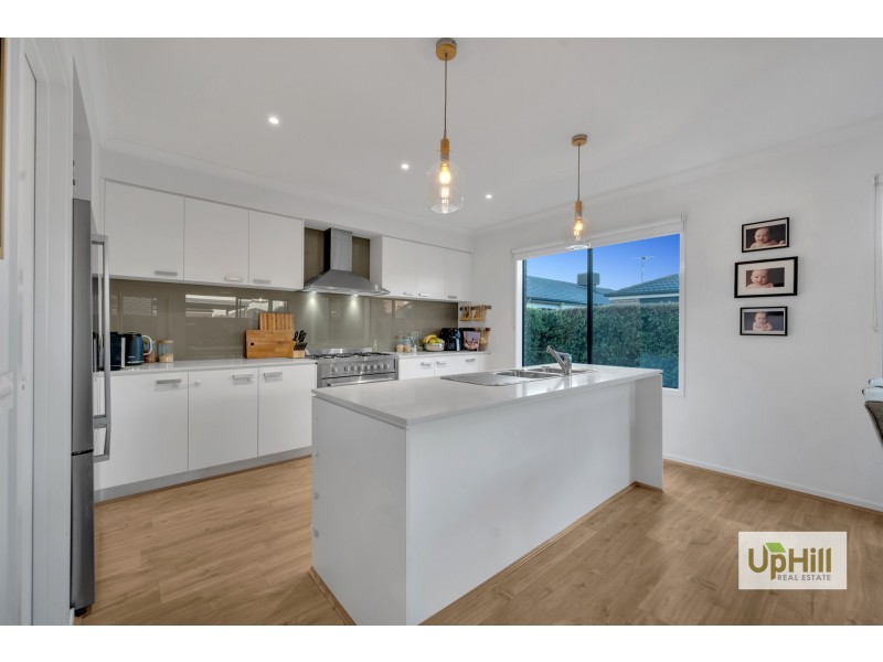 15 Marblelight Way, Clyde North VIC 3978