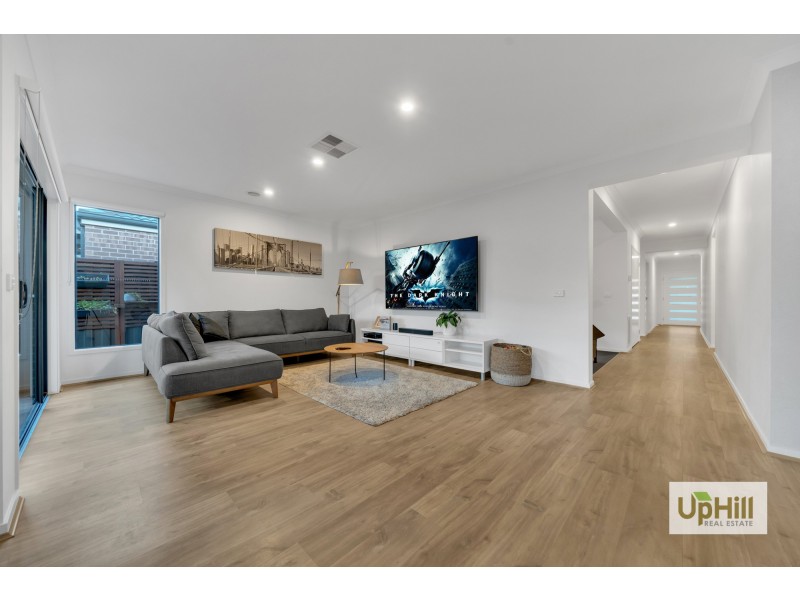 15 Marblelight Way, Clyde North VIC 3978