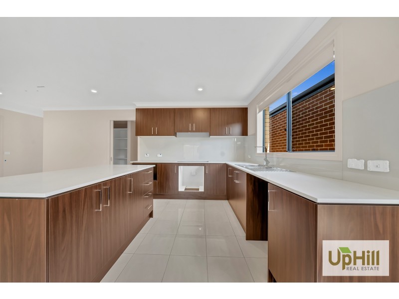 17 LANGSHAN ROAD, Clyde North VIC 3978