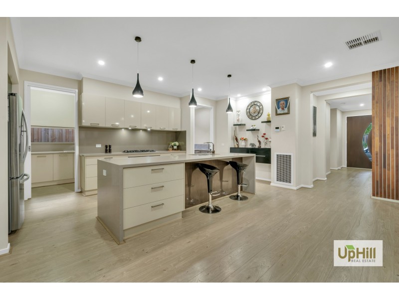 86 Deoro Parade, Clyde North VIC 3978