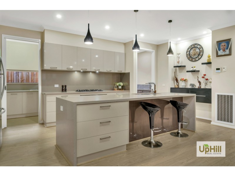 86 Deoro Parade, Clyde North VIC 3978