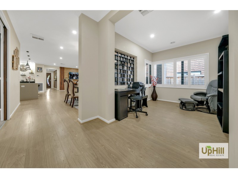 86 Deoro Parade, Clyde North VIC 3978