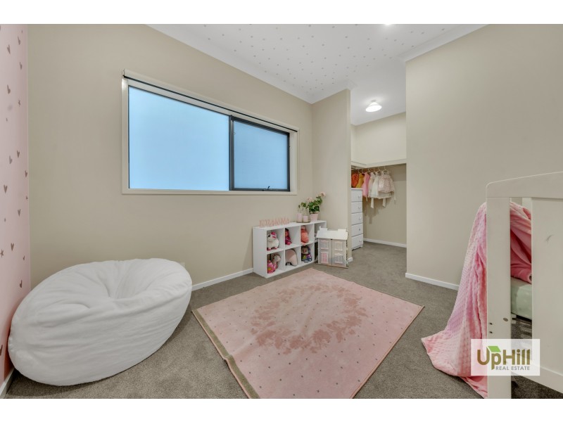 86 Deoro Parade, Clyde North VIC 3978