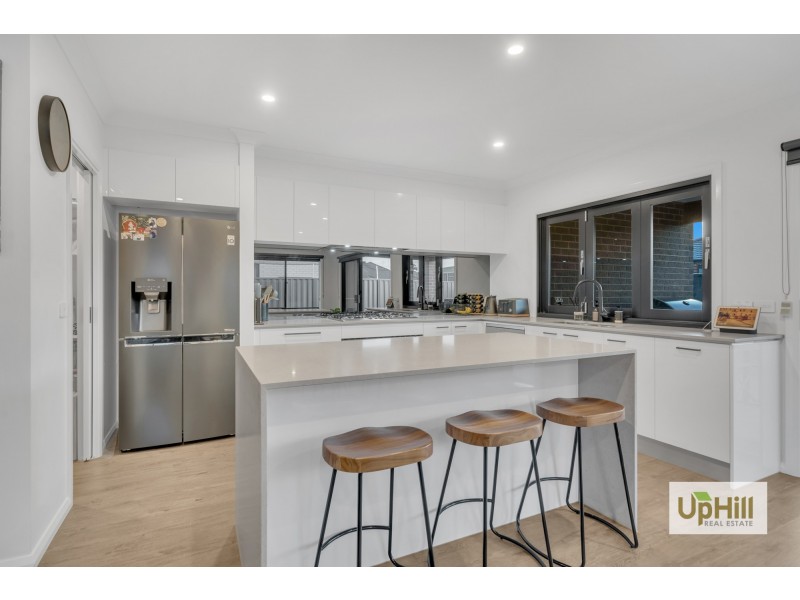 57 Timberline Parkway, Pakenham VIC 3810