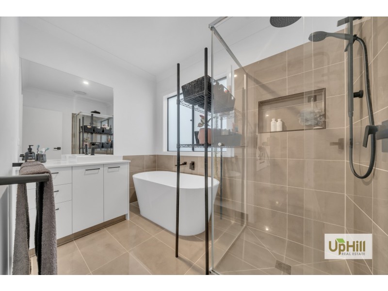 57 Timberline Parkway, Pakenham VIC 3810