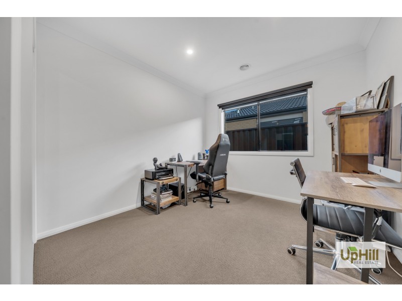 57 Timberline Parkway, Pakenham VIC 3810