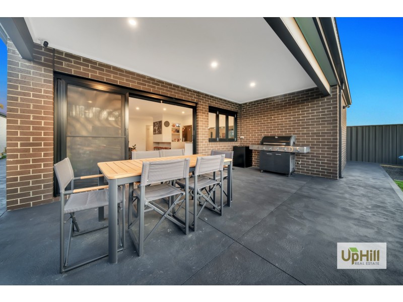 57 Timberline Parkway, Pakenham VIC 3810