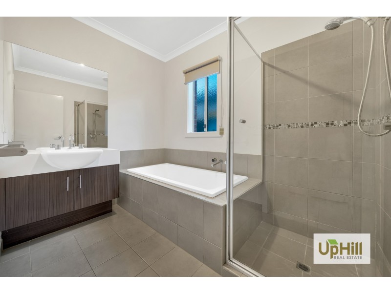 110 Selandra Boulevard, Clyde North VIC 3978