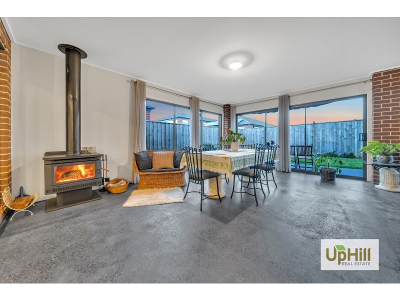 21 Pedro St, Clyde North VIC 3978