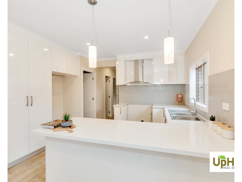 21 Swallowtail Avenue, Clyde North VIC 3978