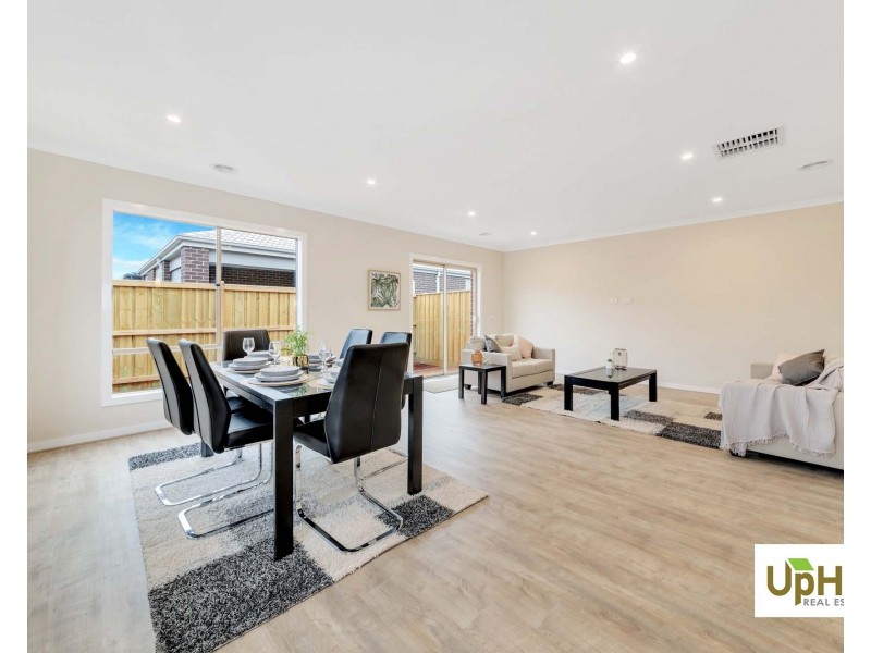 21 Swallowtail Avenue, Clyde North VIC 3978