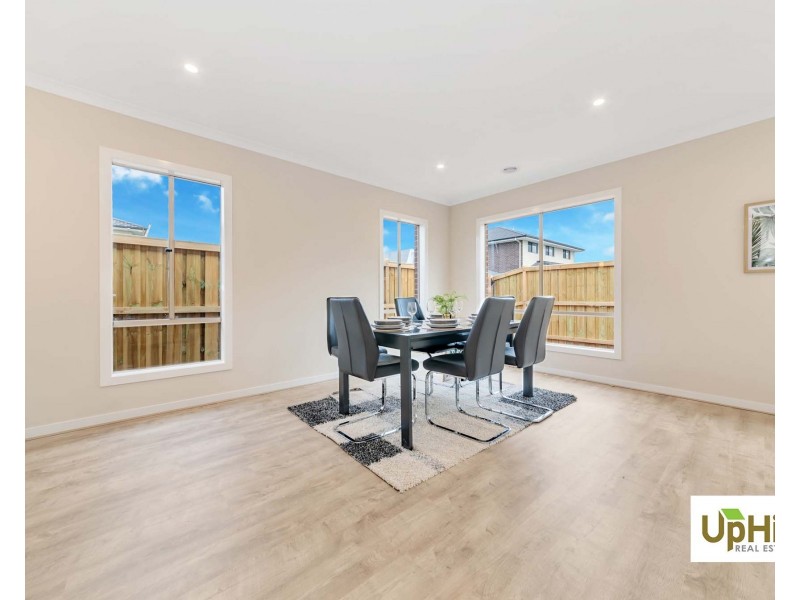 21 Swallowtail Avenue, Clyde North VIC 3978