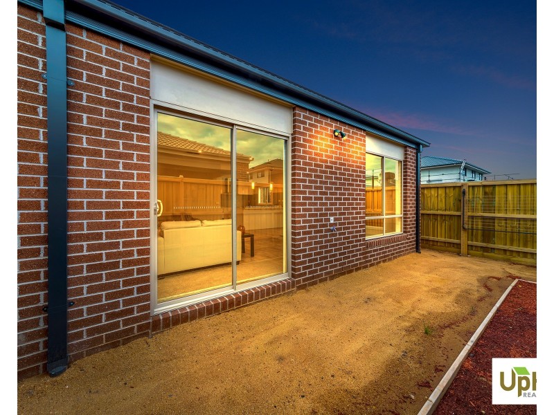 21 Swallowtail Avenue, Clyde North VIC 3978