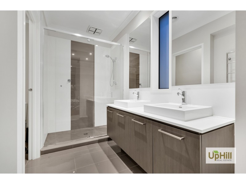 12 Ritchie Drive, Clyde North VIC 3978