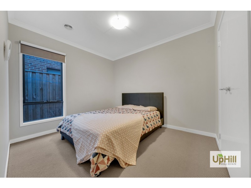 12 Ritchie Drive, Clyde North VIC 3978