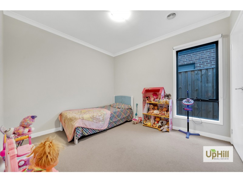 12 Ritchie Drive, Clyde North VIC 3978