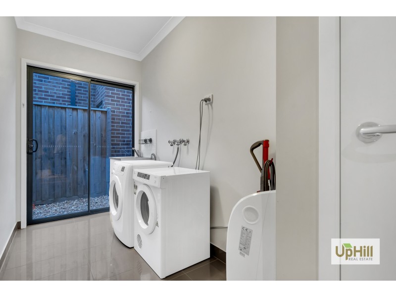 12 Ritchie Drive, Clyde North VIC 3978