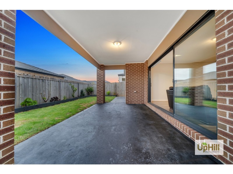 12 Ritchie Drive, Clyde North VIC 3978