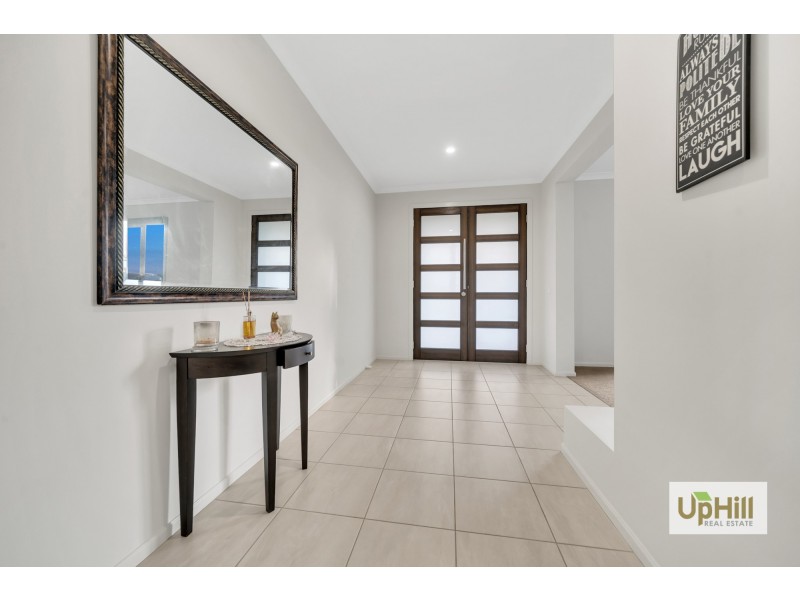 273 Heather Grove, Clyde North VIC 3978