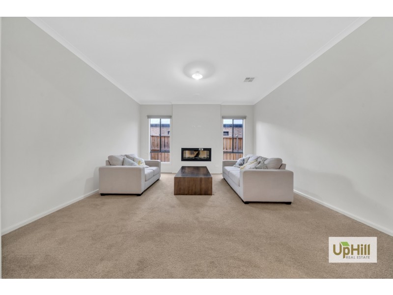 273 Heather Grove, Clyde North VIC 3978