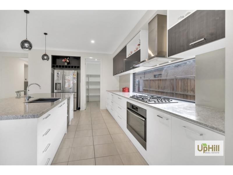 273 Heather Grove, Clyde North VIC 3978