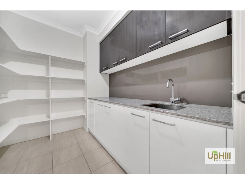 273 Heather Grove, Clyde North VIC 3978