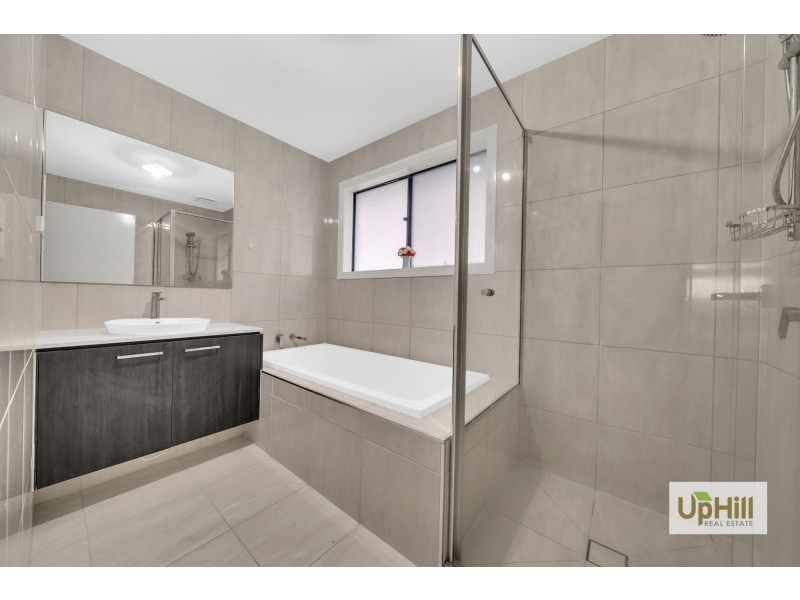 273 Heather Grove, Clyde North VIC 3978