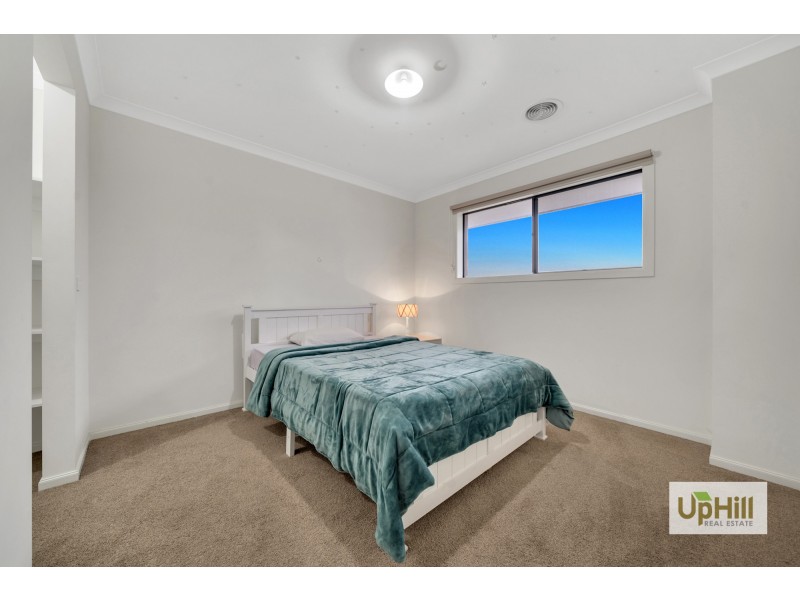 273 Heather Grove, Clyde North VIC 3978