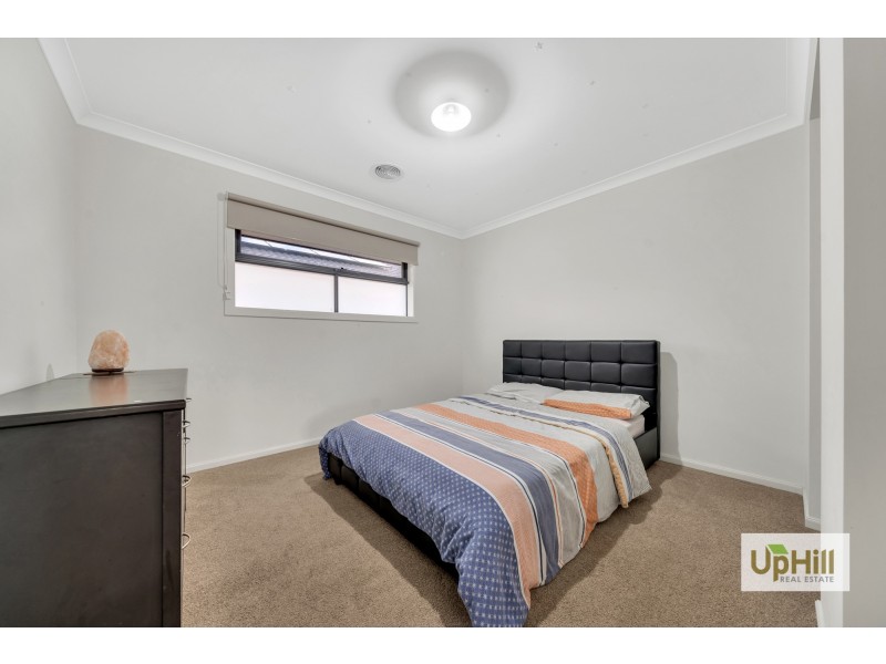 273 Heather Grove, Clyde North VIC 3978