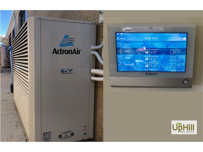 8 Elsey Way, Clyde North VIC 3978