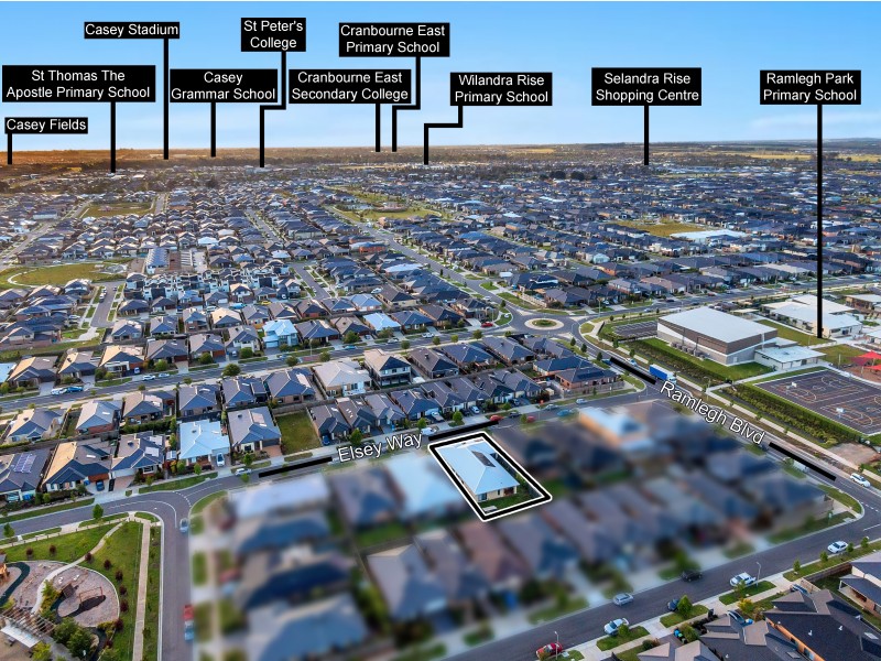8 Elsey Way, Clyde North VIC 3978