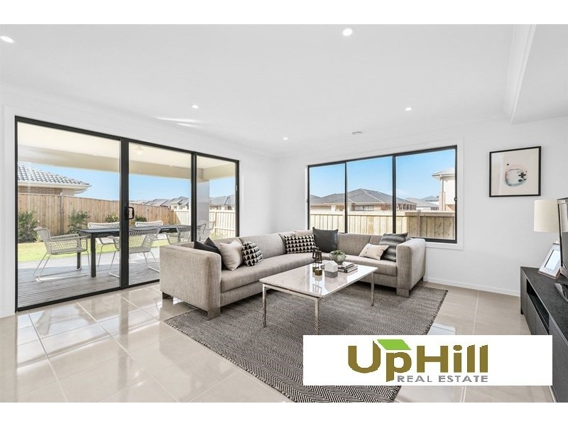 18 Hillwood Street, Clyde VIC 3978