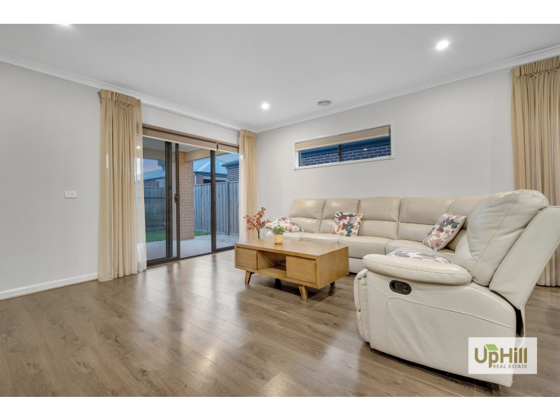56 Chambers Crescent, Cranbourne North VIC 3977