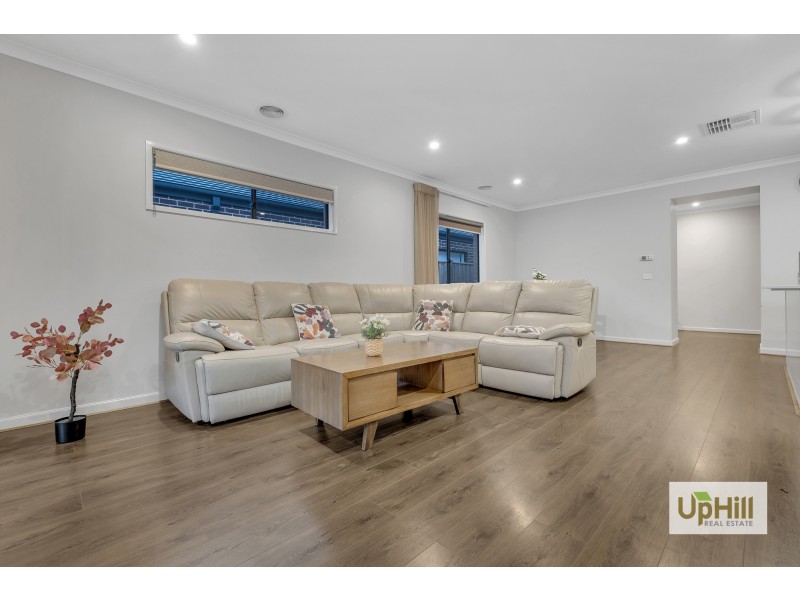 56 Chambers Crescent, Cranbourne North VIC 3977