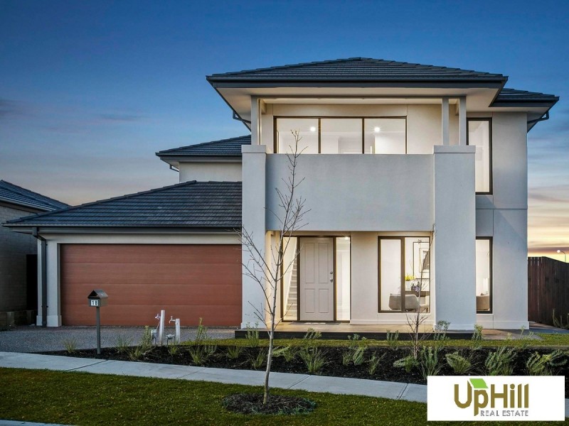 2 Eiger Street, Clyde North VIC 3978