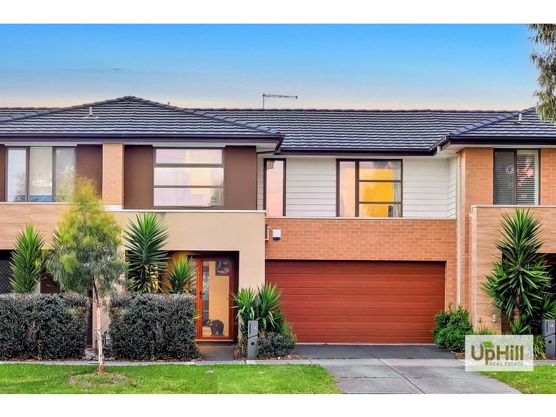 16 Selandra Boulevard, Clyde North VIC 3978