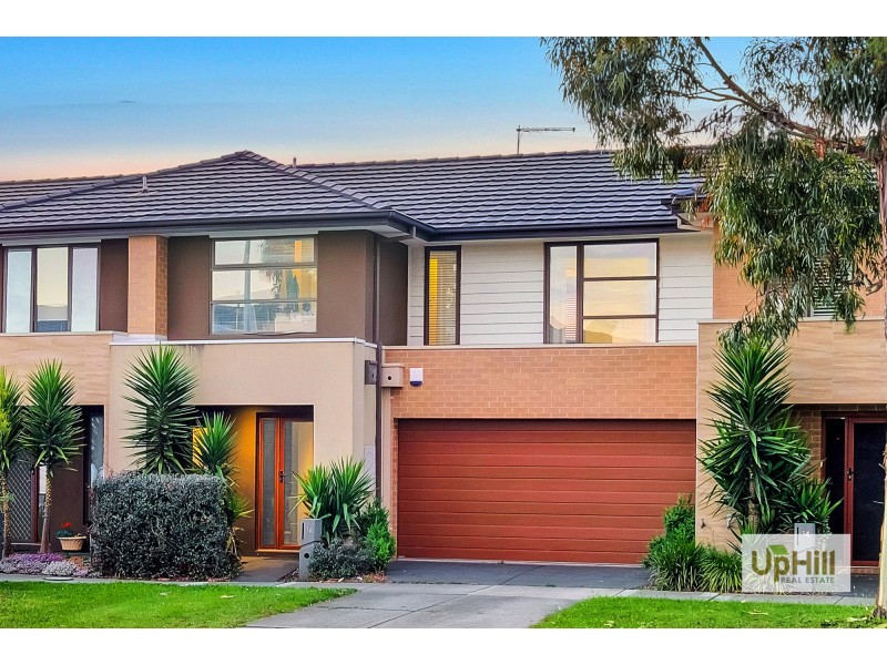 16 Selandra Boulevard, Clyde North VIC 3978