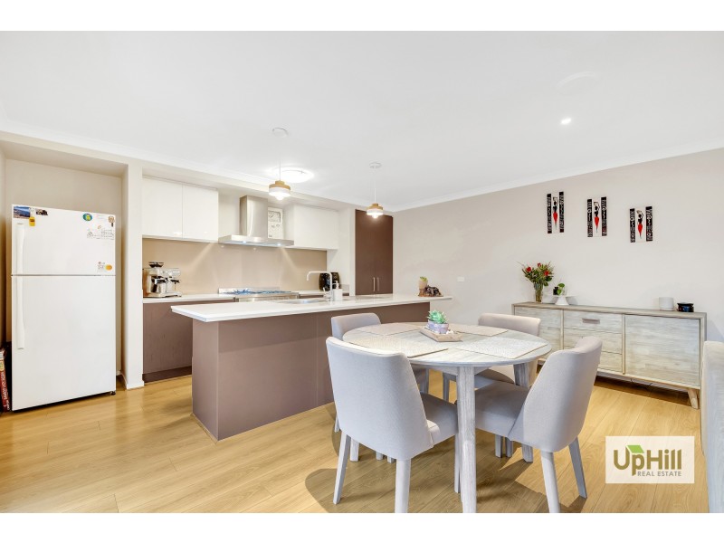 16 Selandra Boulevard, Clyde North VIC 3978