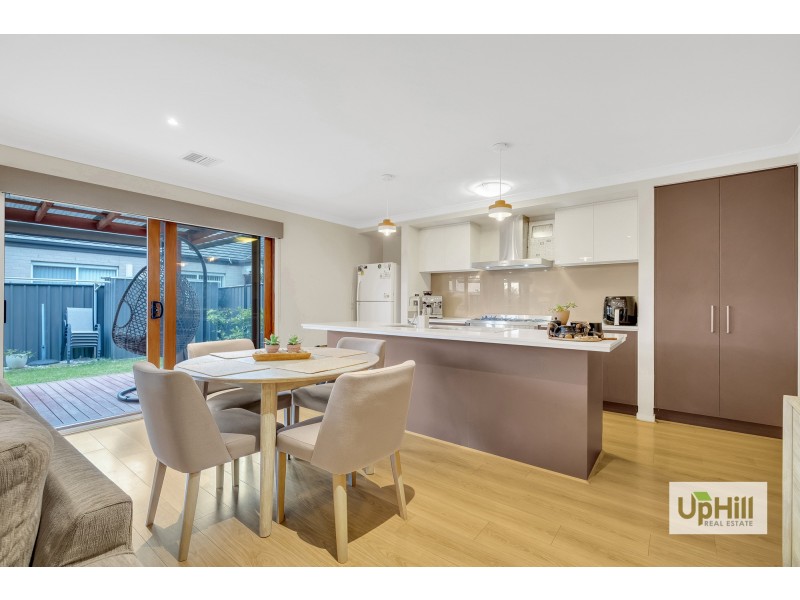 16 Selandra Boulevard, Clyde North VIC 3978